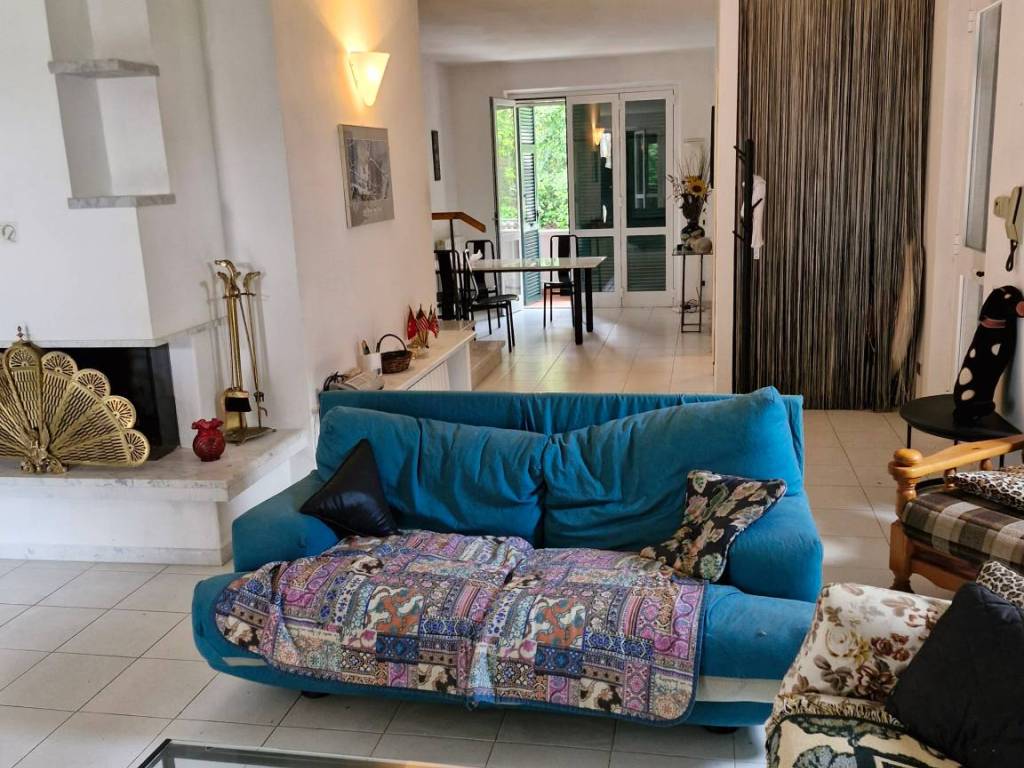 Villa a Ameglia in Via C. A. Fabbricotti, 102 - Foto 2