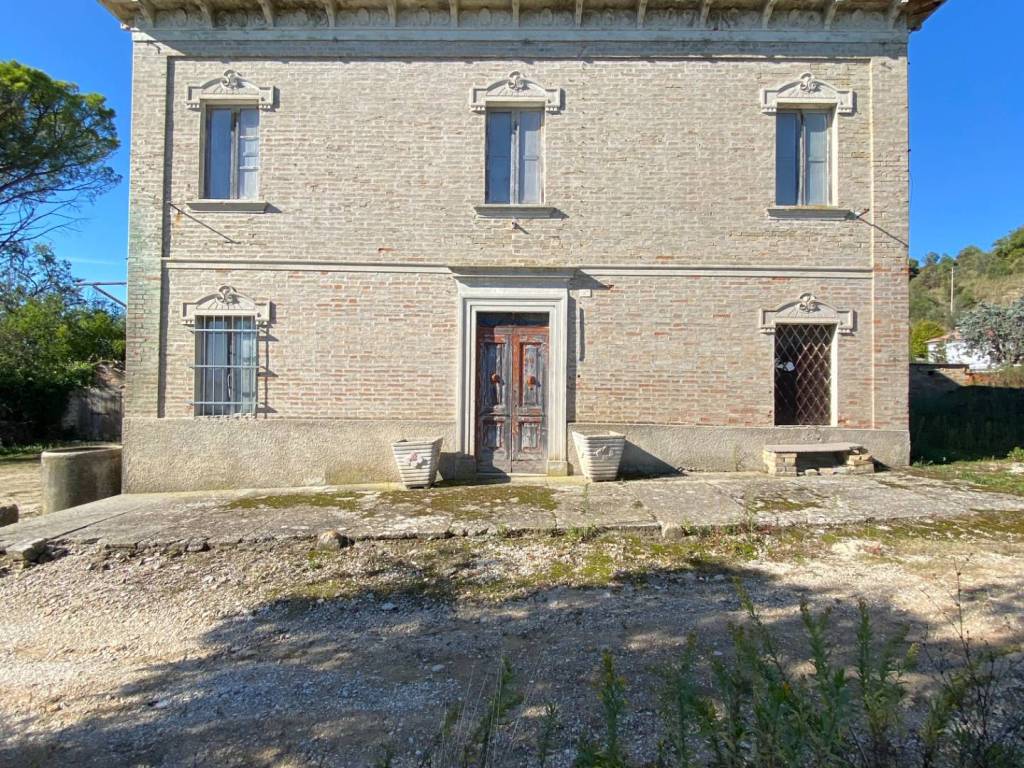 Casa indipendente a Montegiorgio in contrada castagneto - Foto 5
