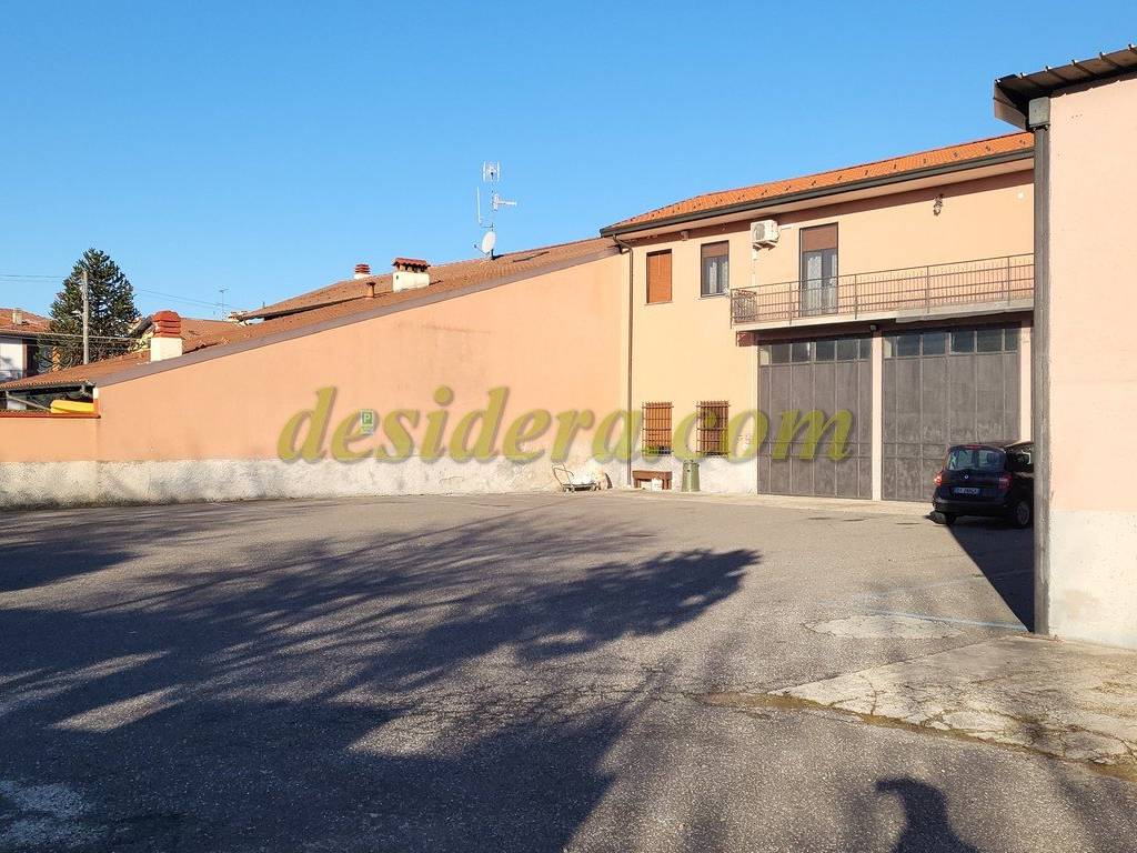 Palazzo / stabile a Castelletto sopra ticino in Via Arquello, 35 - Foto 3