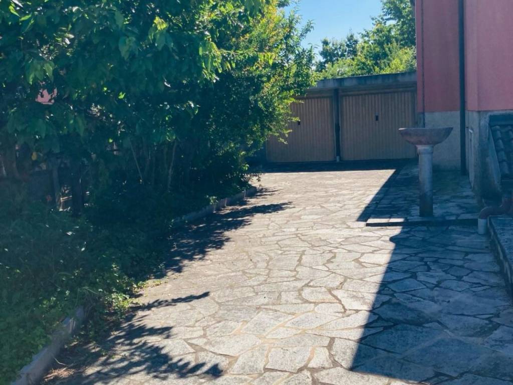 Villa a Cardano al campo in Via del Dosso, 51 - Foto 3