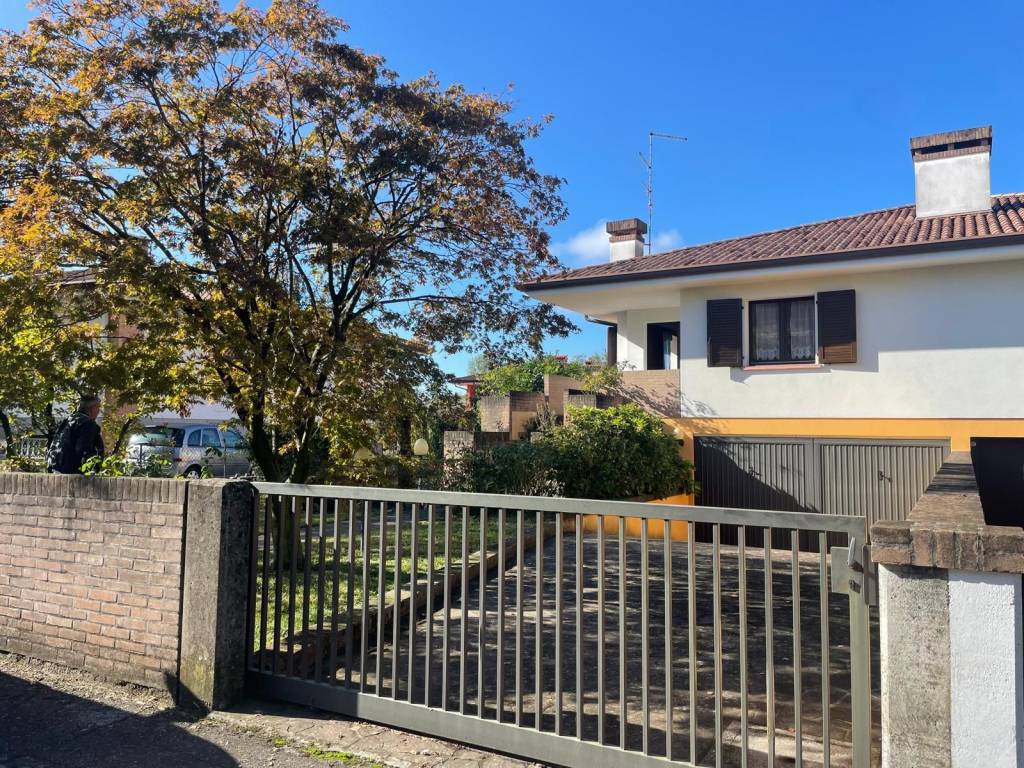 Villa a Codroipo in Via Antonio Carneo - Foto 2