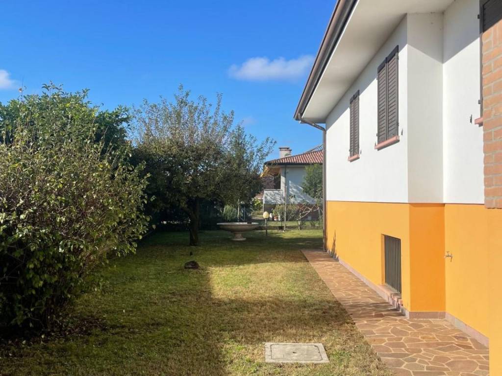 Villa a Codroipo in Via Antonio Carneo - Foto 3