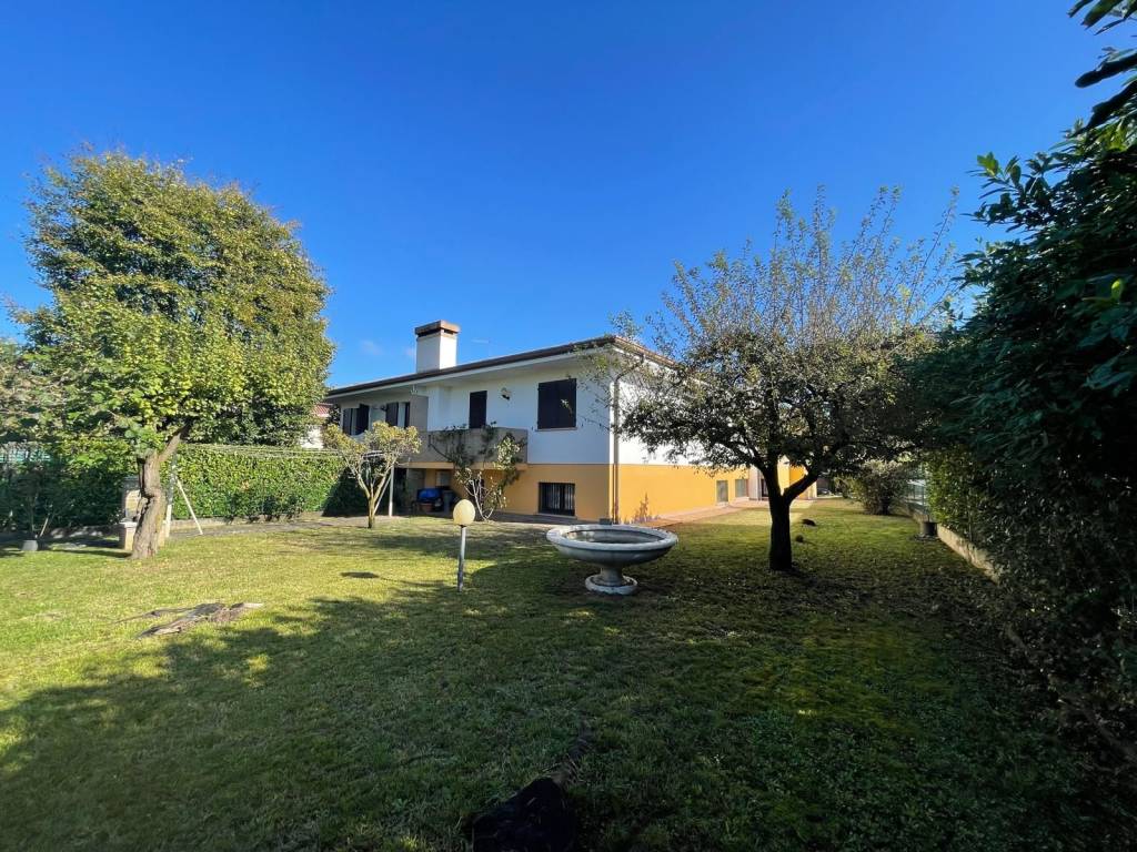 Villa a Codroipo in Via Antonio Carneo - Foto 4