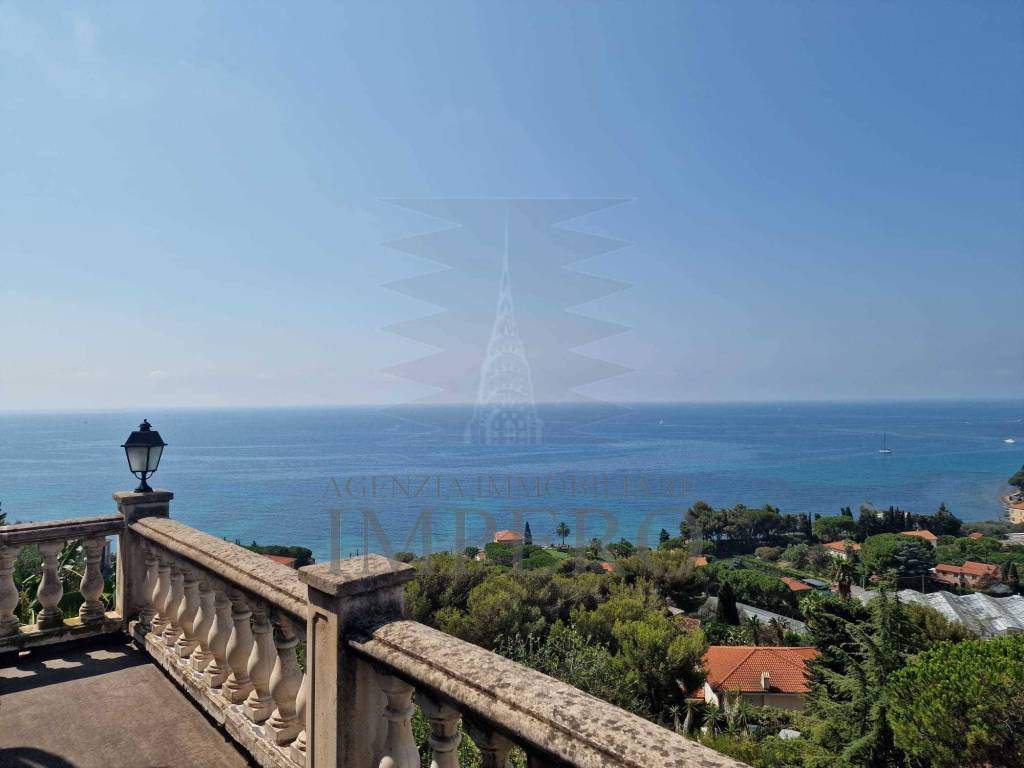 Villa a Ventimiglia in Via M.Buonarroti, 15 - Foto 2