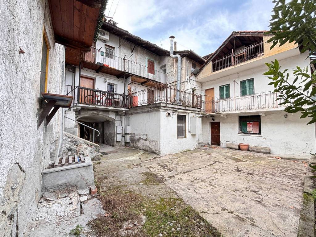 Rustico / casale a Aosta in Piazza Renato Vuillermin - Foto 4