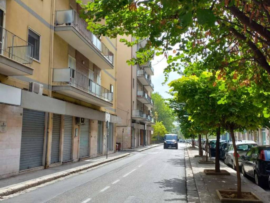 Appartamento a Brindisi in via Martiri delle Fosse Ardeatine 33 - Foto 5