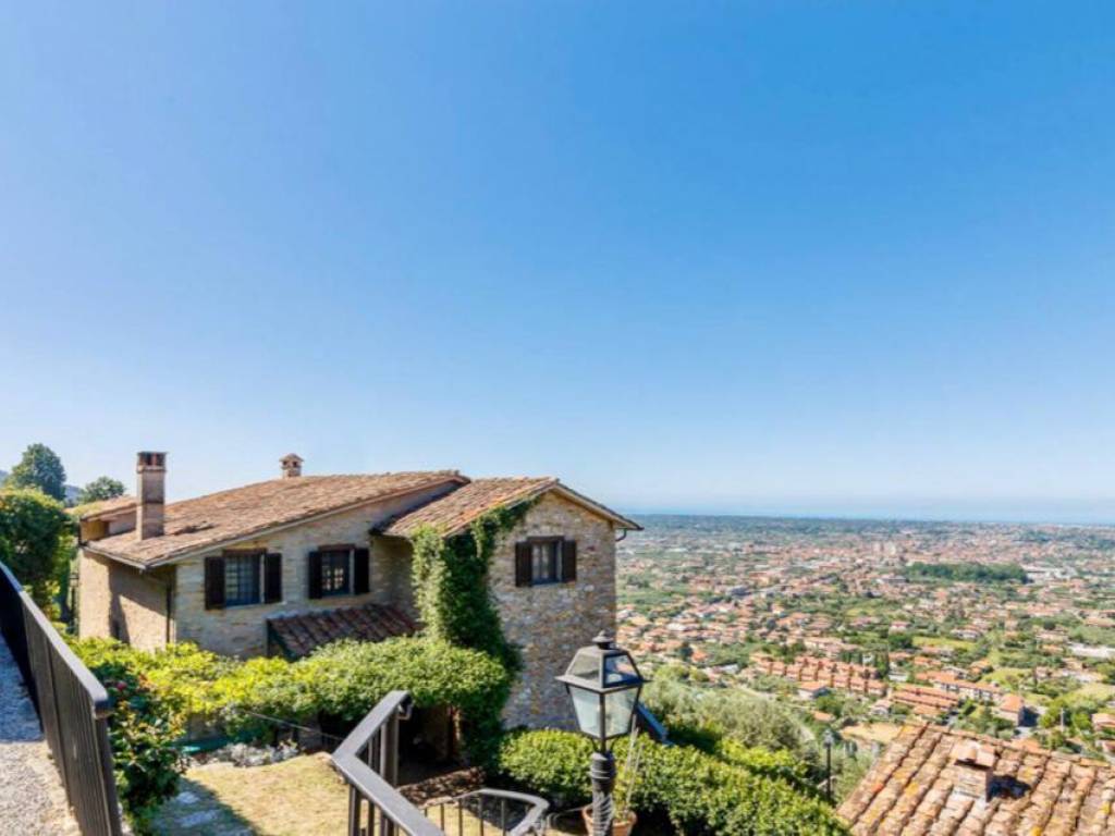 Rustico / casale a Forte dei marmi in Via della Resistenza - Foto 2