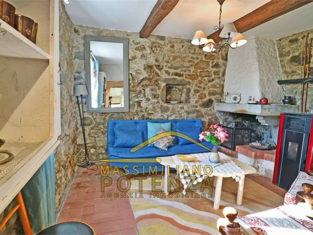 Casa indipendente a Pescia in via Madonna del Soccorso - Foto 2