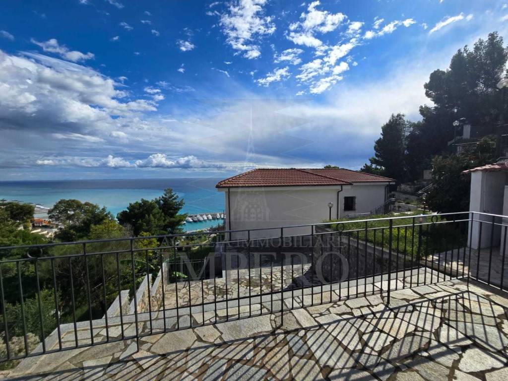 Villa a Ventimiglia in Via Forte San Paolo, 20 - Foto 3