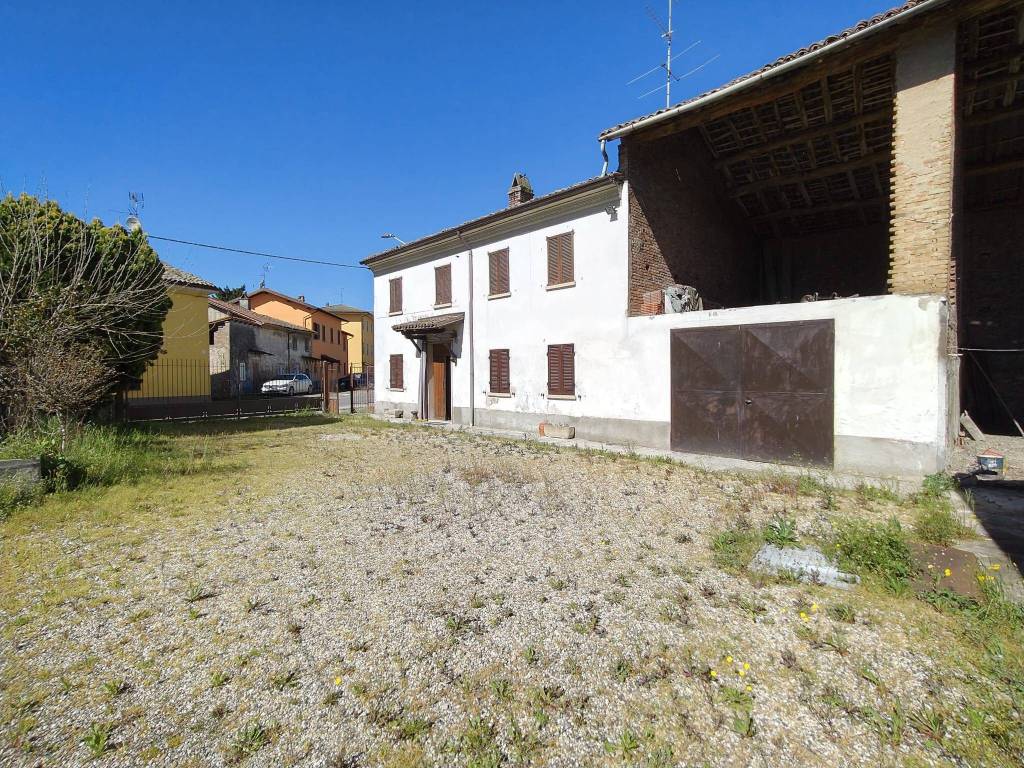 Casa indipendente a Voghera in Via Antonio Zelaschi - Foto 2