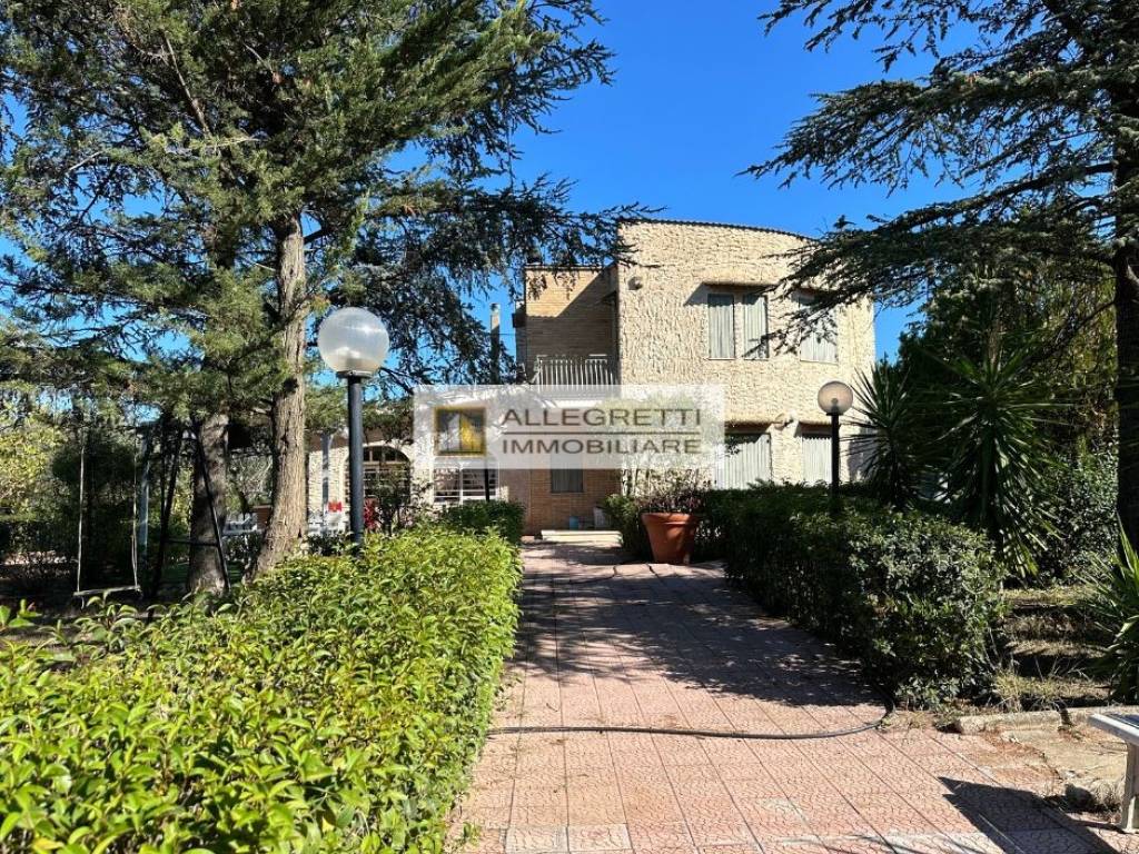 Villa a Terlizzi in Strada Comunale Vecchia Sovereto - Foto 2