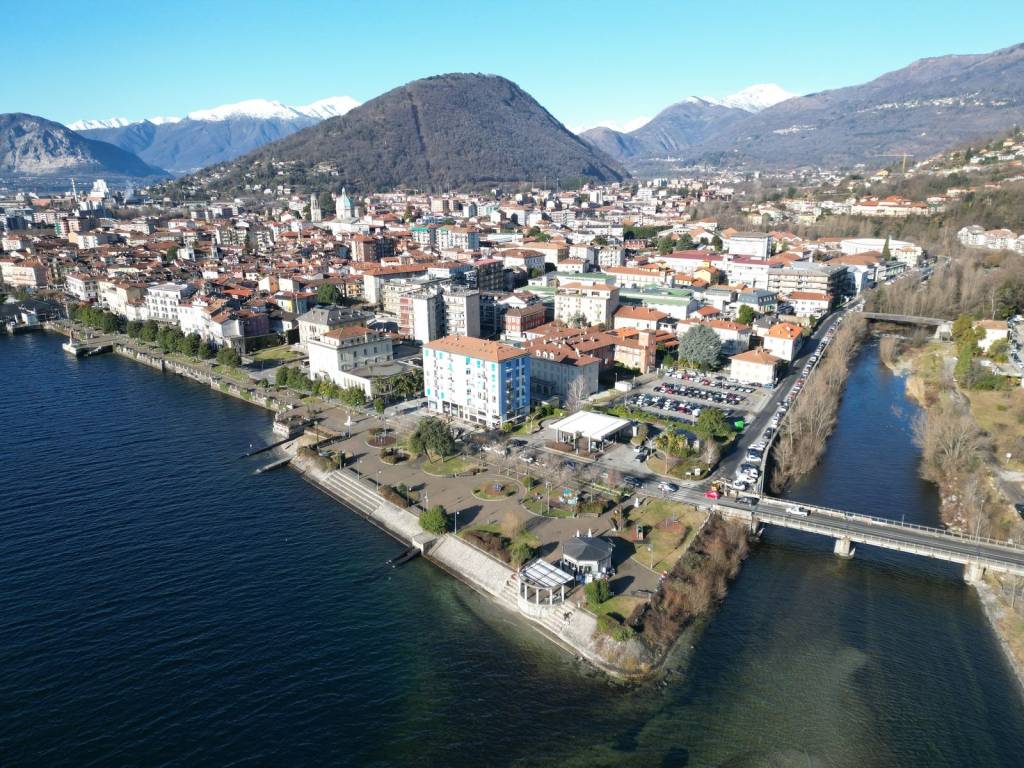 Villa a Verbania in Via Brigata Cesare Battisti, 5 - Foto 3