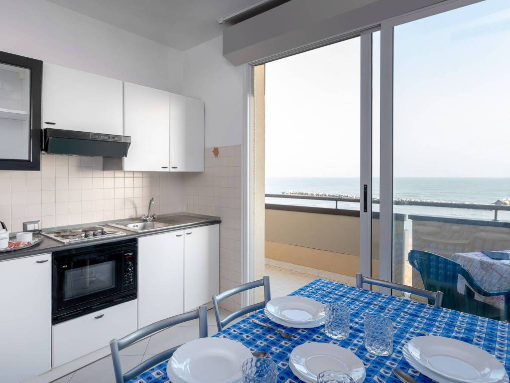 Appartamento a Rimini in Viale Porto Palos, 35 - Foto 4