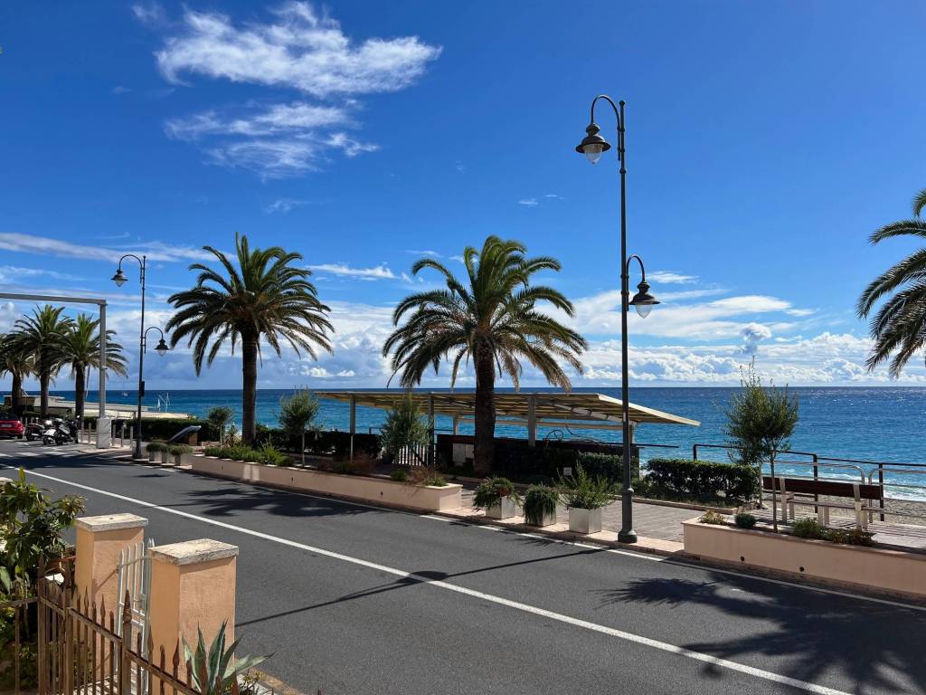 Appartamento a Finale ligure in Via Aurelia, 71 - Foto 3