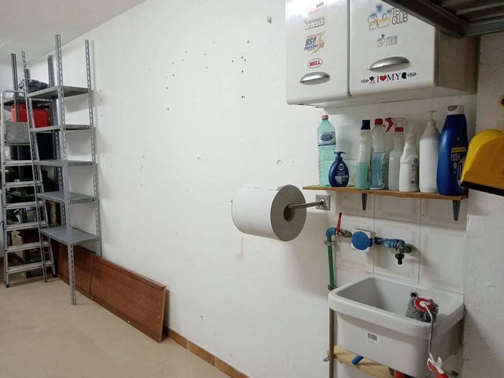 Box / garage a Follonica in Via Della Pace S.N.C. - Foto 2