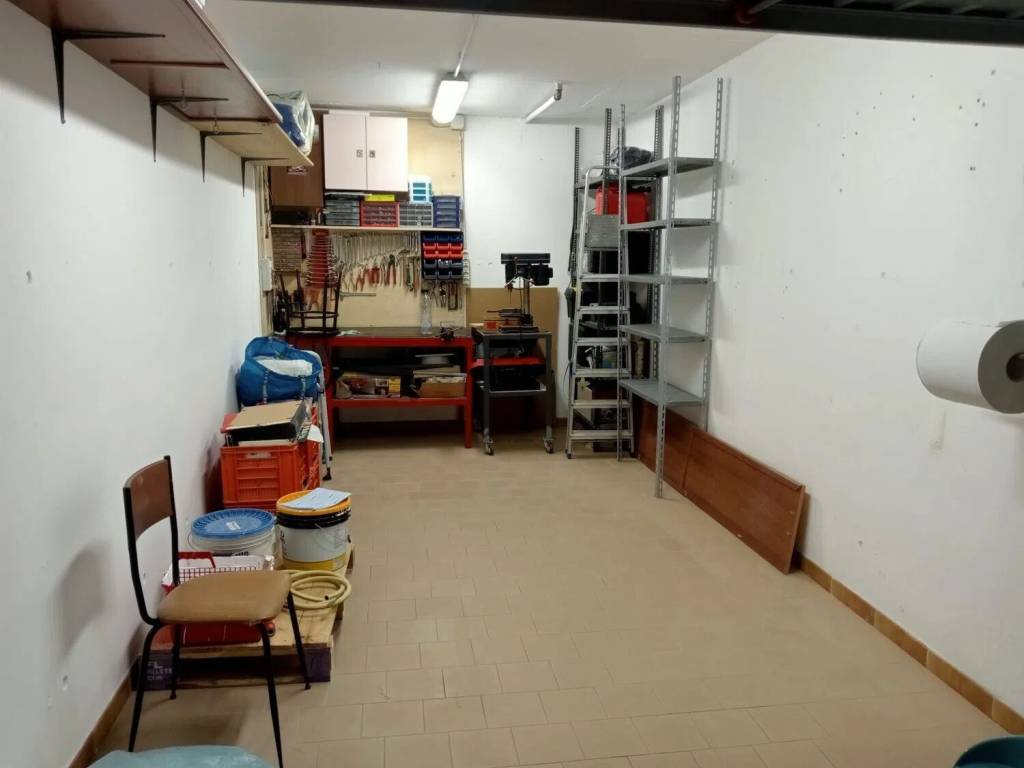 Box / garage a Follonica in Via Della Pace S.N.C. - Foto 3