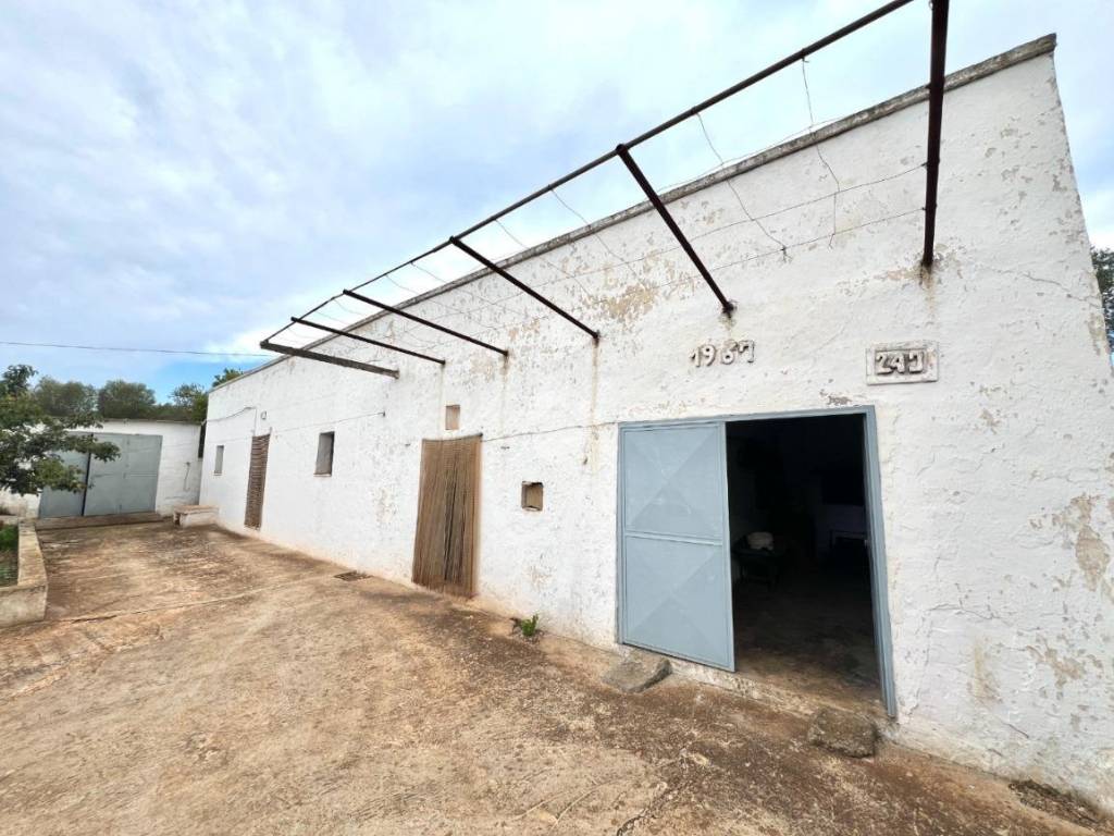 Rustico / casale a Ceglie messapica in Contrada Falascuso - Foto 2