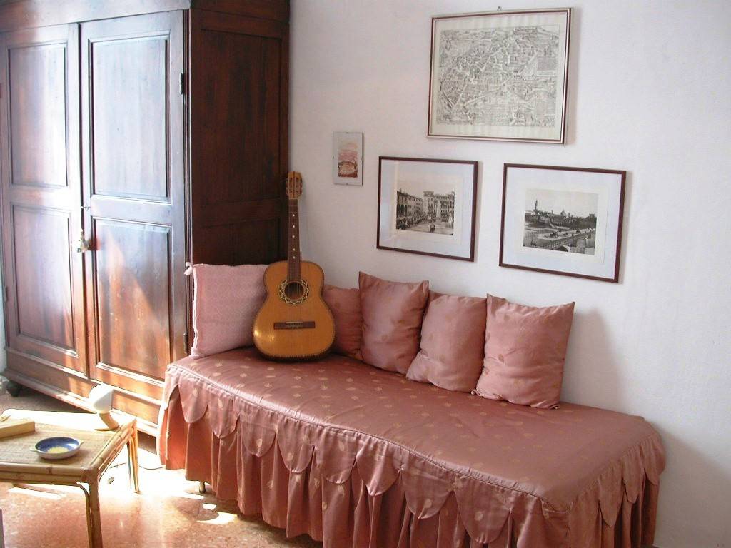 Appartamento a Cortona in Piazza Luca Signorelli, 7 - Foto 3