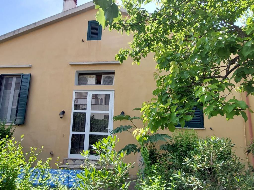 Villa a Rosignano marittimo in Via del Partigiano - Foto 2