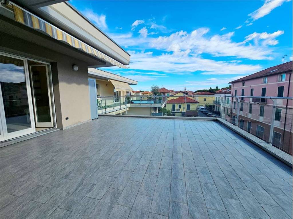 Attico / mansarda a Diano marina in via cesare battisti - Foto 2