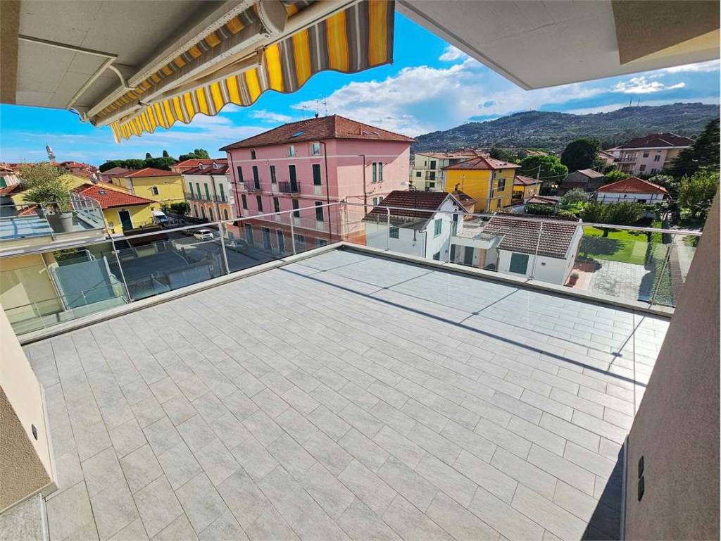 Attico / mansarda a Diano marina in via cesare battisti - Foto 5