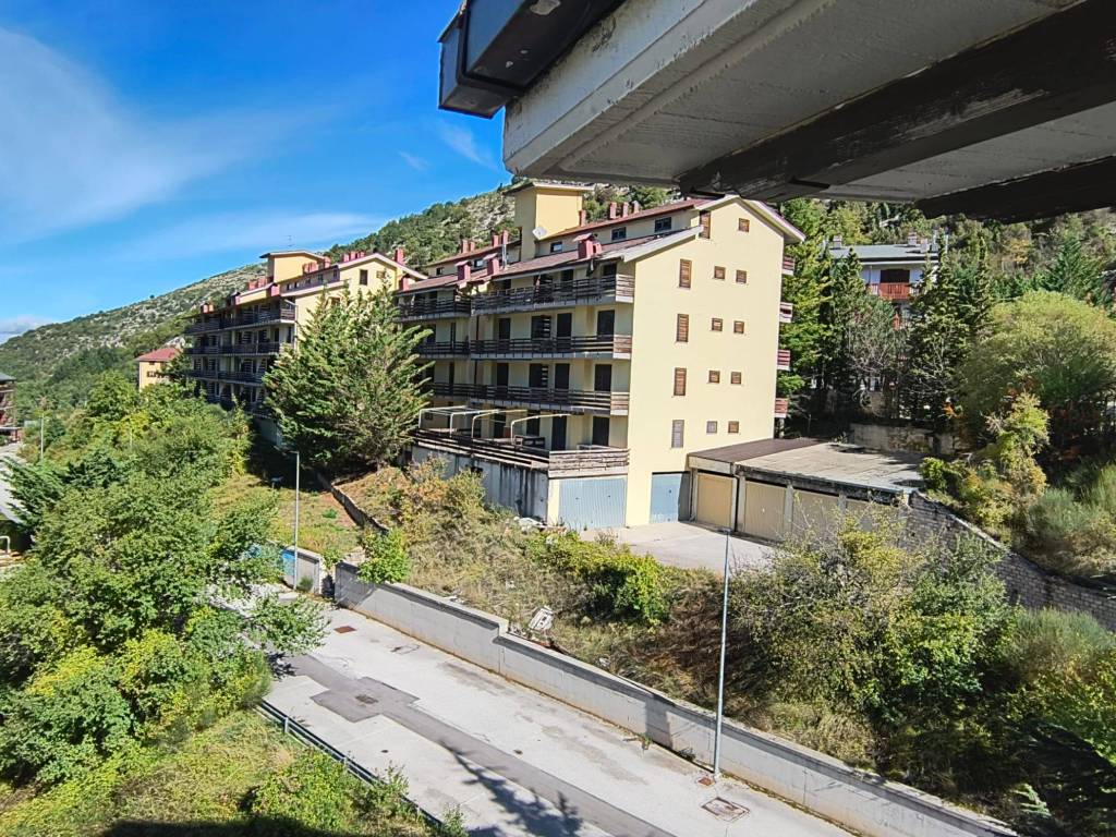 Appartamento a Lucoli in Via della Genziana - Foto 2