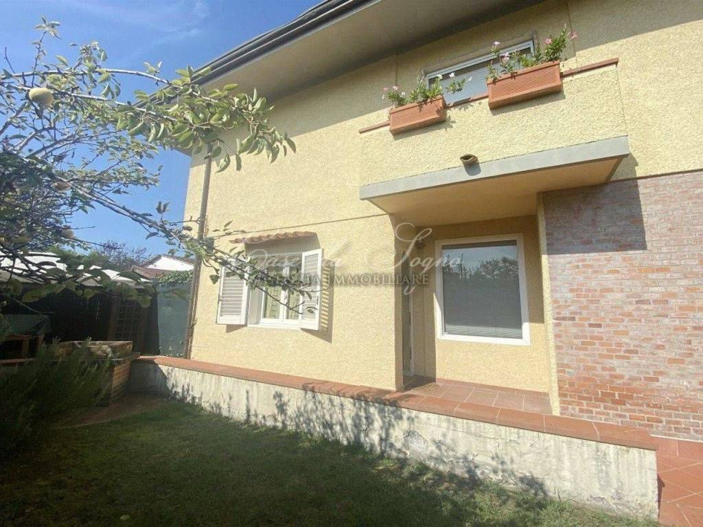 Appartamento a Forte dei marmi in Via Alfredo Catalani - Foto 4