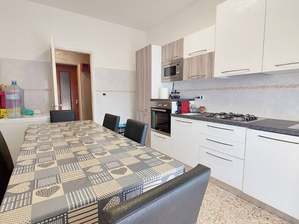 Appartamento a Guastalla in Via Giovanni Zibordi - Foto 5