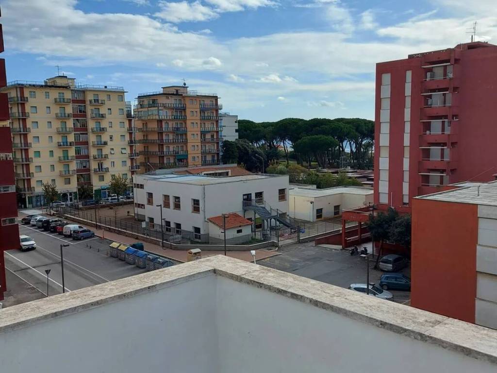 Appartamento a Follonica in La Marmora S.N.C. - Foto 5