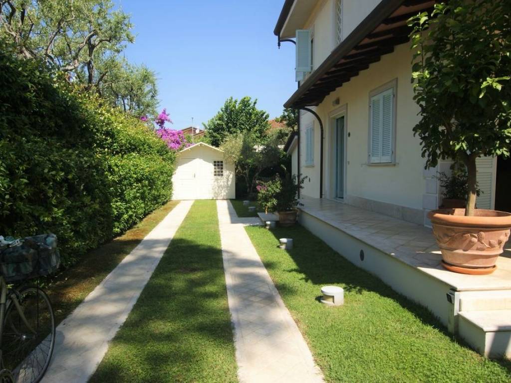 Villa a Forte dei marmi in Via dei Mille, 21 - Foto 3