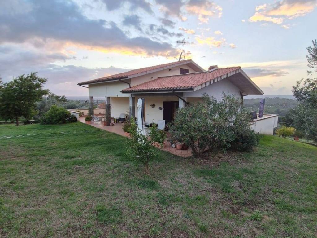 Villa a Fara in sabina in via dell arci - Foto 2