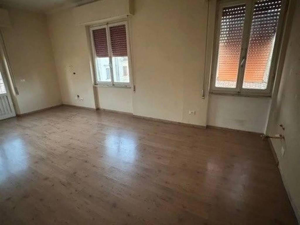 Appartamento a Follonica in Via Norma Pratelli - Foto 5