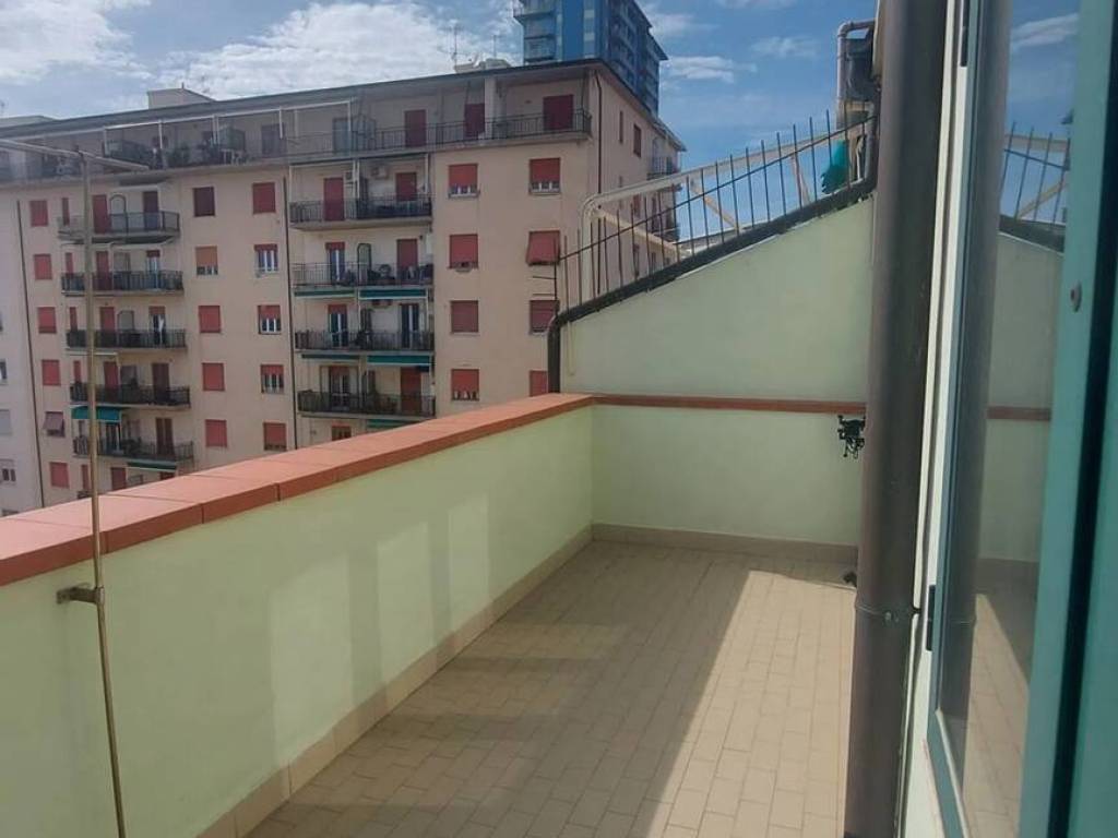 Appartamento a Follonica in Viale Carducci S.N.C. - Foto 3