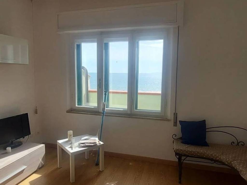Appartamento a Follonica in Viale Carducci S.N.C. - Foto 4