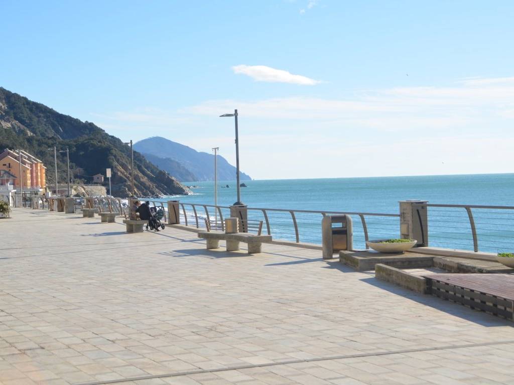 Casa indipendente a Deiva marina in Via Battaglione Zinara - Foto 2