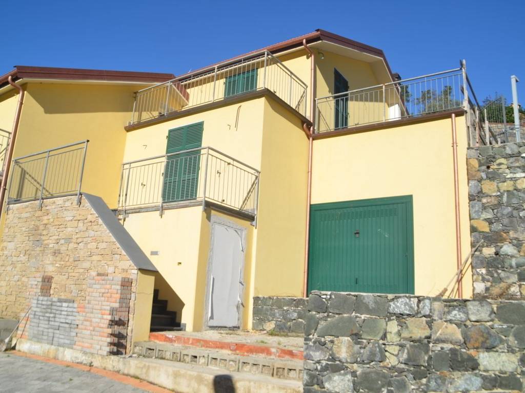 Casa indipendente a Deiva marina in Via Battaglione Zinara - Foto 4