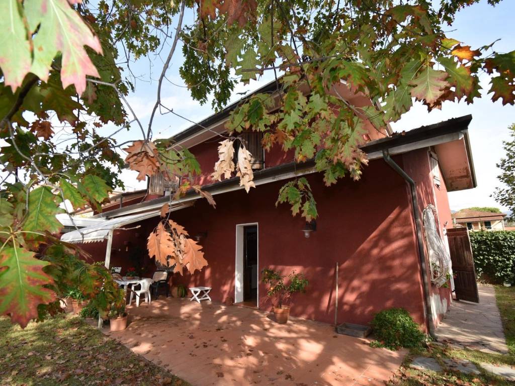 Villa a Forte dei marmi in Via Alfredo Catalani, 3 - Foto 2