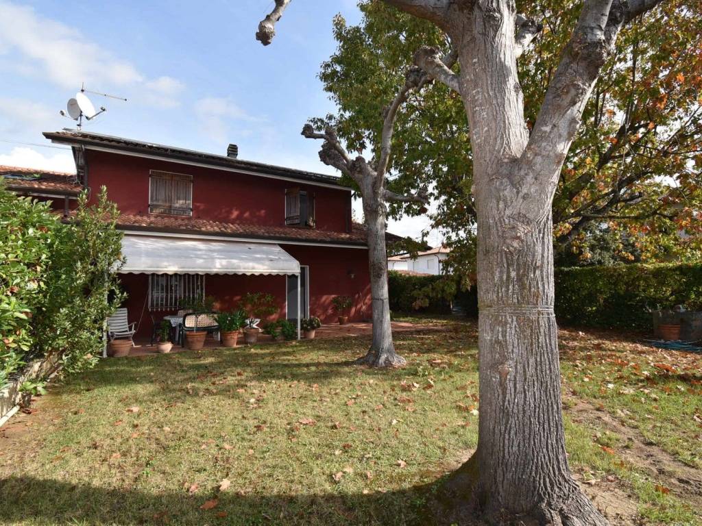 Villa a Forte dei marmi in Via Alfredo Catalani, 3 - Foto 4