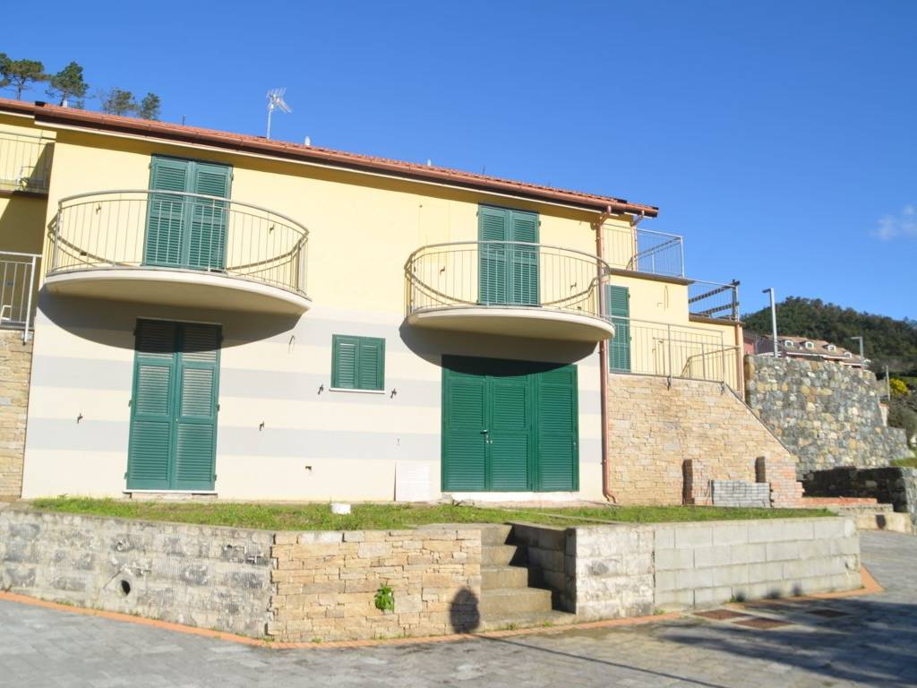 Casa indipendente a Deiva marina in Via Battaglione Zinara - Foto 2