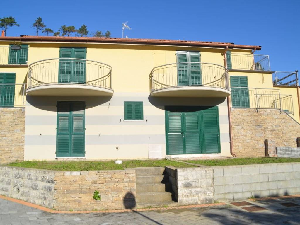 Casa indipendente a Deiva marina in Via Battaglione Zinara - Foto 3