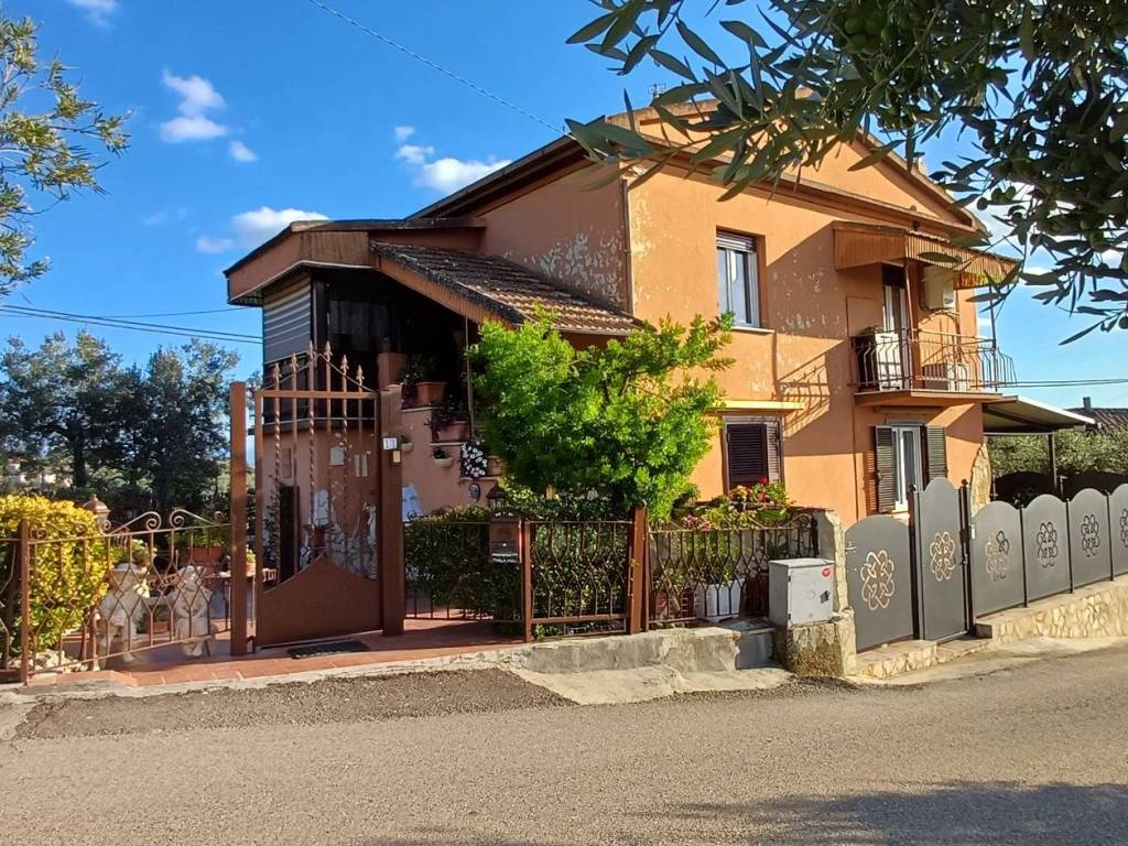 Villa a Montebuono in Vocabolo Sargnano - Foto 2