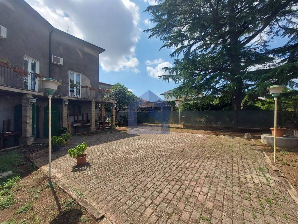 Villa a Mozzagrogna in via Piazza della Vittoria 2 - Foto 2