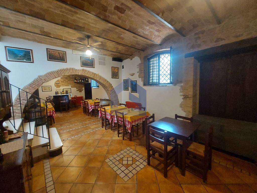 Villa a Mozzagrogna in via Piazza della Vittoria 2 - Foto 4
