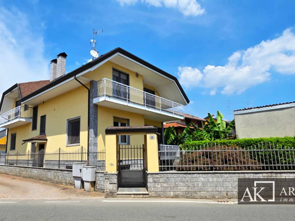 Villa a Cameri in Via Montimperiale, 8 - Foto 2