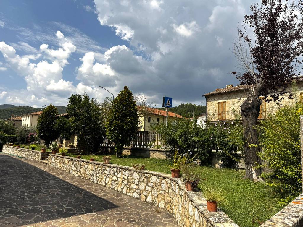 Appartamento a Umbertide in Strada Statale del Niccone - Foto 4
