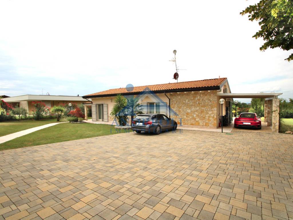 Villa a Bardolino in Strada Campazzi - Foto 3