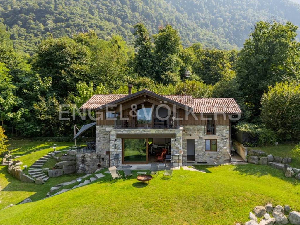 Villa a Castelveccana in Località Pira Pianeggi - Foto 2