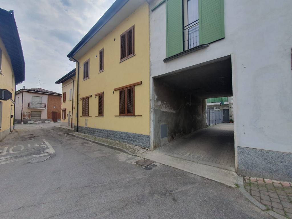 Appartamento a Sant'angelo lodigiano in Viale Partigiani, 36 - Foto 2