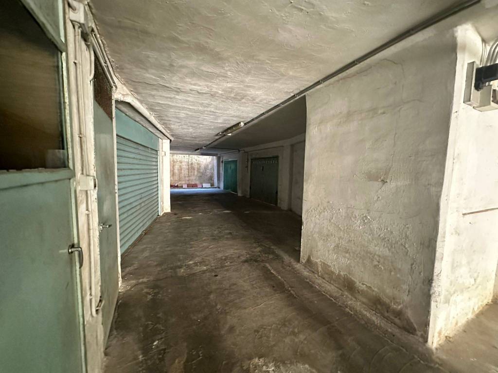 Box / garage a Acquaviva delle fonti in Via Giovanni XXIII - Foto 4