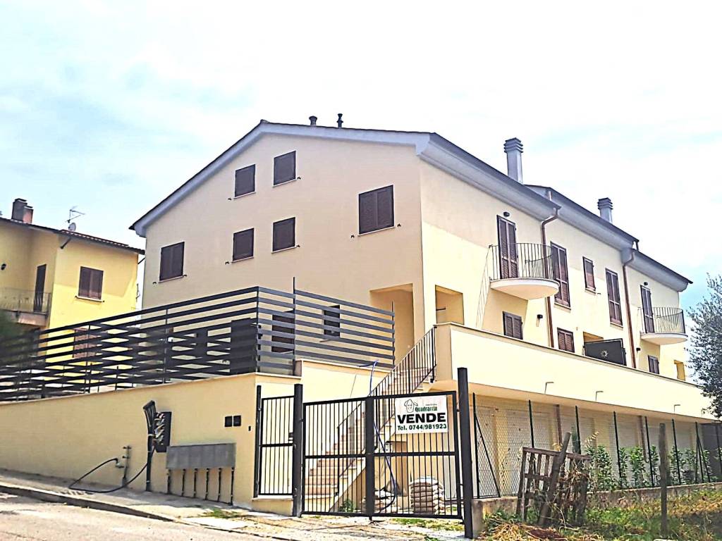 Palazzo / stabile a Amelia in Strada del Fondo - Foto 2